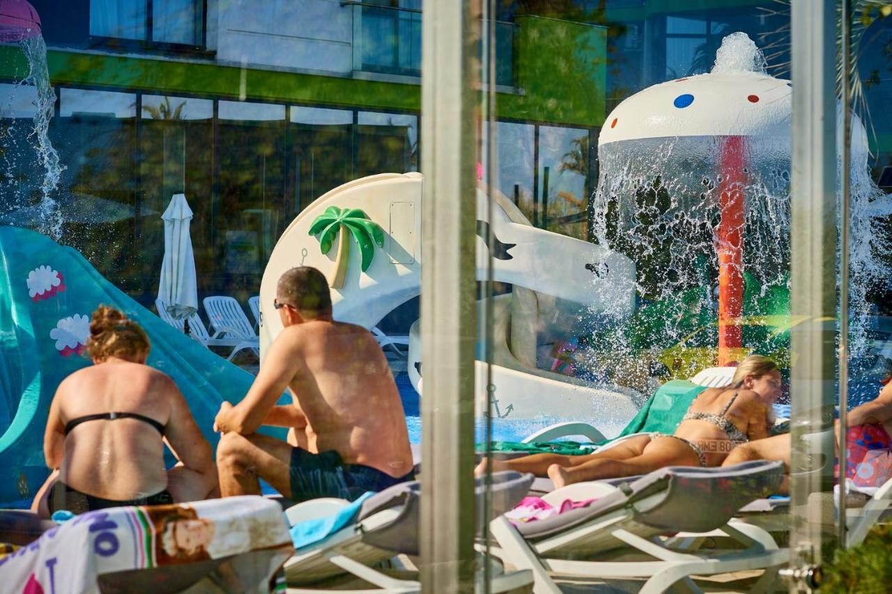 Nasty 24 Aparthotel Pool & Spa Mamaia Nord Năvodari Buitenkant foto
