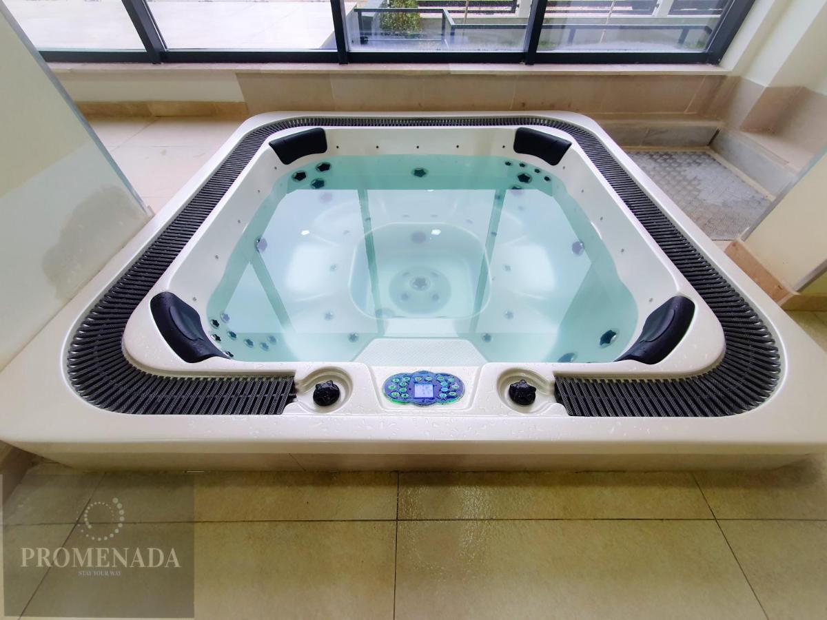 Nasty 24 Aparthotel Pool & Spa Mamaia Nord Năvodari Buitenkant foto