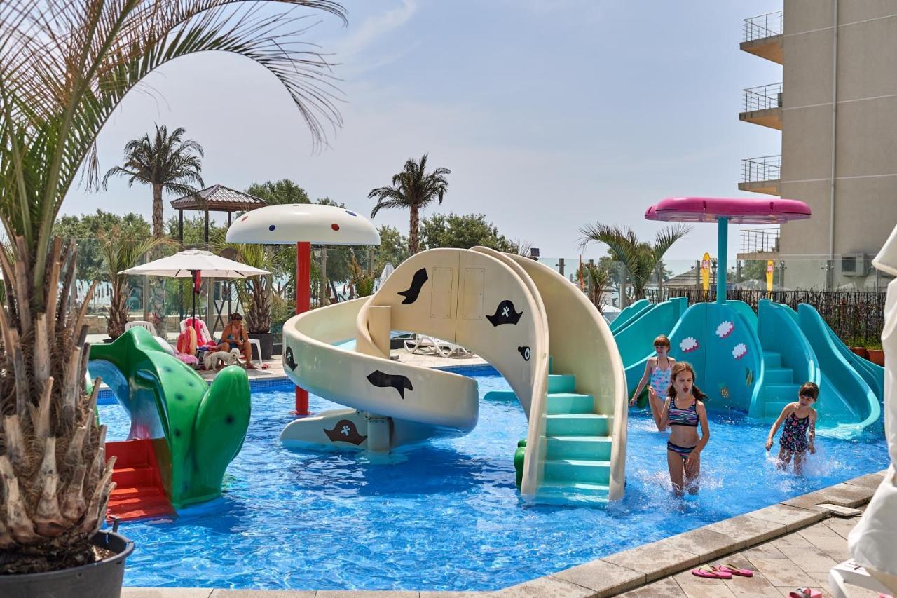 Nasty 24 Aparthotel Pool & Spa Mamaia Nord Năvodari Buitenkant foto